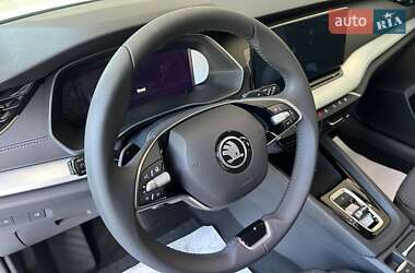 Лифтбек Skoda Octavia 2024 в  фото 15 Лифтбек Skoda Octavia 2024 в