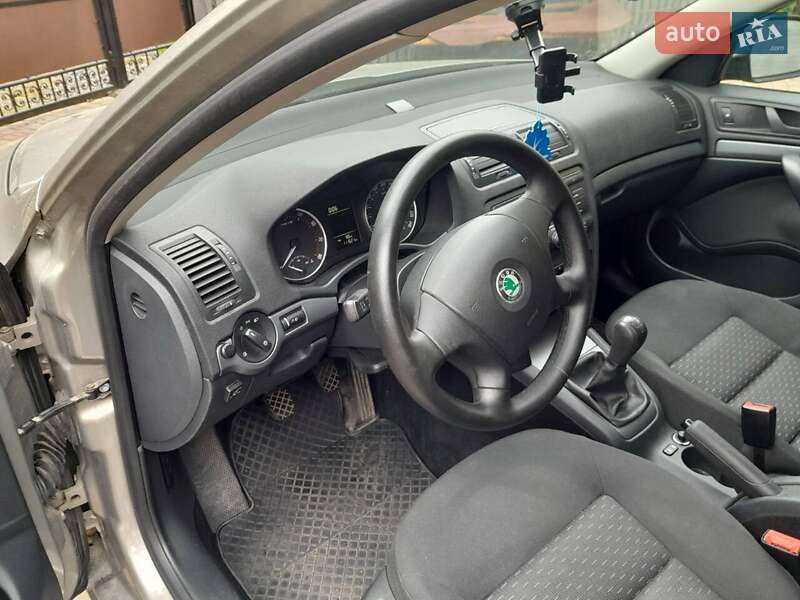 Лифтбек Skoda Octavia 2011 в Бродах фото 9 Лифтбек Skoda Octavia 2011 в Бродах
