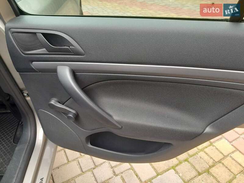 Лифтбек Skoda Octavia 2011 в Бродах фото 14 Лифтбек Skoda Octavia 2011 в Бродах