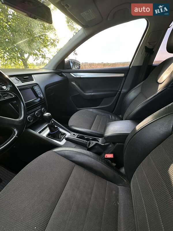 Универсал Skoda Octavia 2014 в Нововолынске