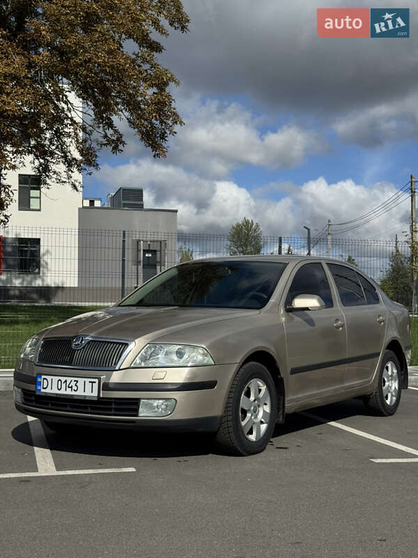 Лифтбек Skoda Octavia 2005 в 