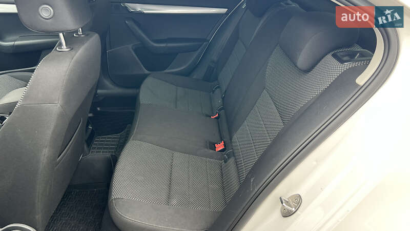 Лифтбек Skoda Octavia 2016 в Кривом Роге