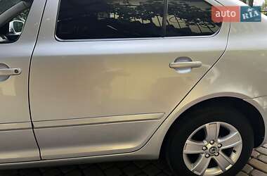 Лифтбек Skoda Octavia 2010 в 