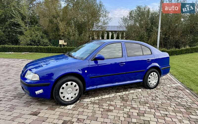 Лифтбек Skoda Octavia 2004 в Черновцах