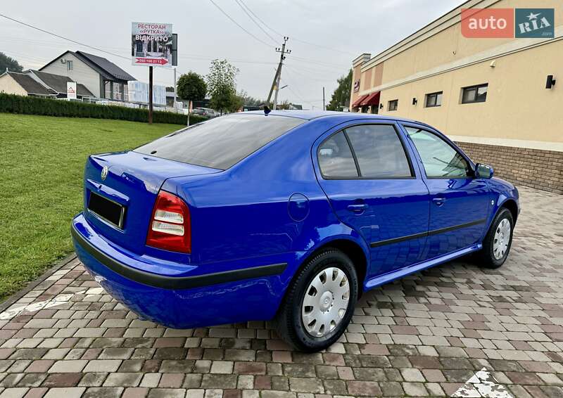 Лифтбек Skoda Octavia 2004 в Черновцах