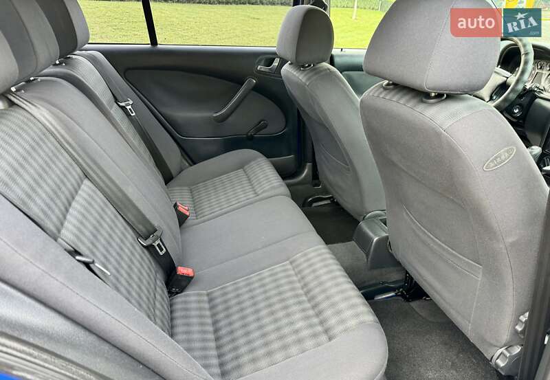 Лифтбек Skoda Octavia 2004 в Черновцах