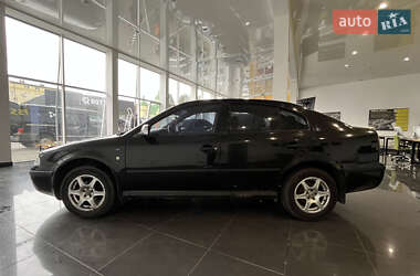 Лифтбек Skoda Octavia 2004 в 