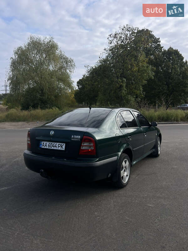 Лифтбек Skoda Octavia 2001 в Чернигове