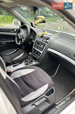 Универсал Skoda Octavia 2010 в Луцке