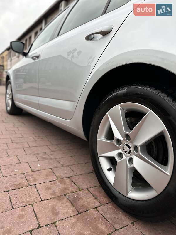Лифтбек Skoda Octavia 2017 в Стрые