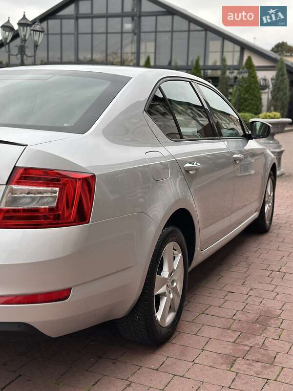 Лифтбек Skoda Octavia 2017 в Стрые