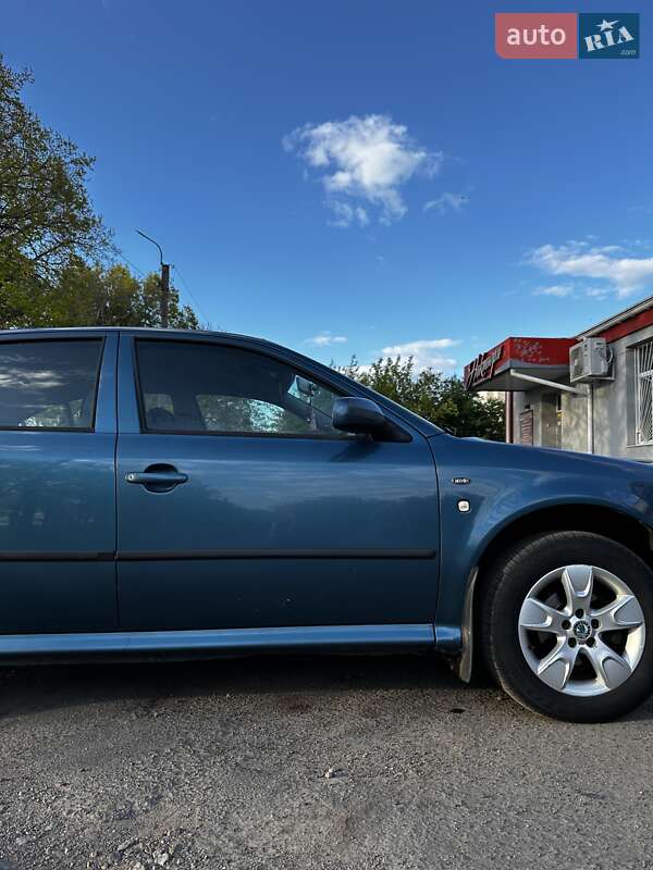 Лифтбек Skoda Octavia 2002 в Конотопе