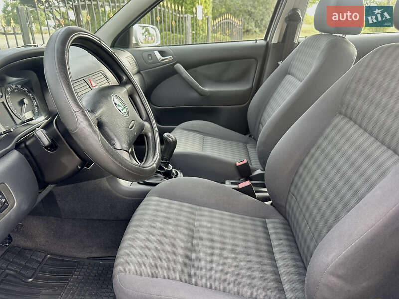 Лифтбек Skoda Octavia 2004 в Кропивницком