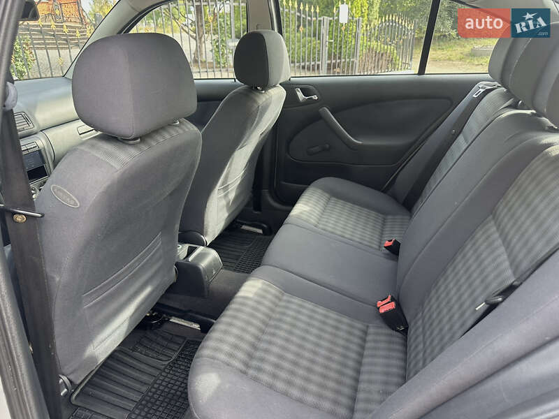 Лифтбек Skoda Octavia 2004 в Кропивницком