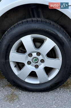 Лифтбек Skoda Octavia 2005 в 