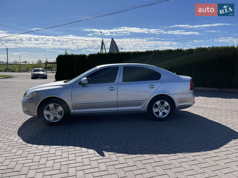 Лифтбек Skoda Octavia 2010 в Виноградове