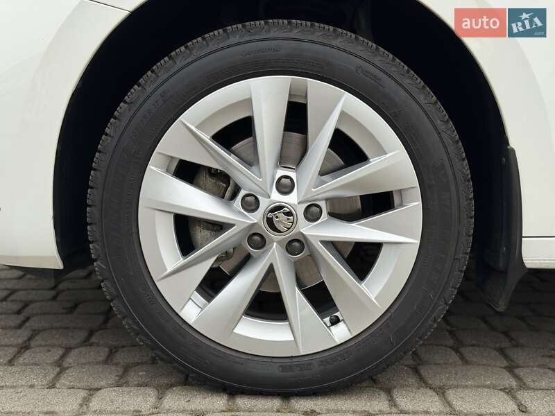 Лифтбек Skoda Octavia 2023 в Мукачево