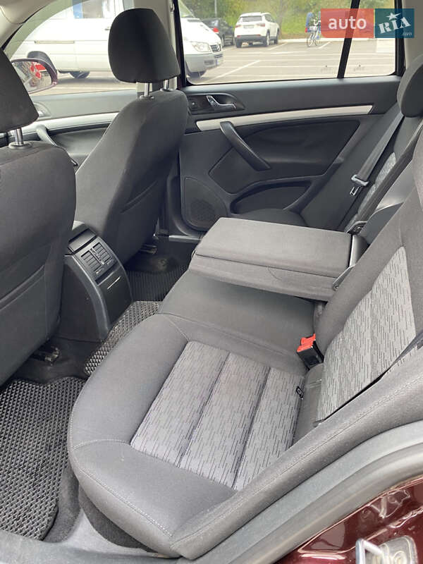 Универсал Skoda Octavia 2010 в Киеве фото 6 Универсал Skoda Octavia 2010 в Киеве