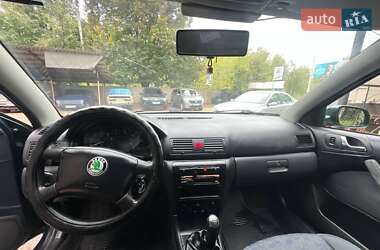 Лифтбек Skoda Octavia 2000 в 