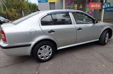 Лифтбек Skoda Octavia 2004 в 