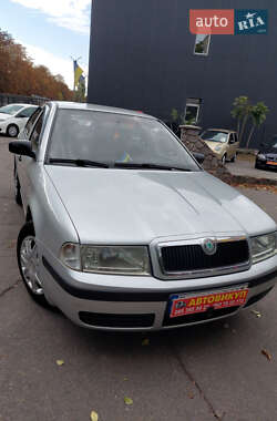 Лифтбек Skoda Octavia 2004 в 