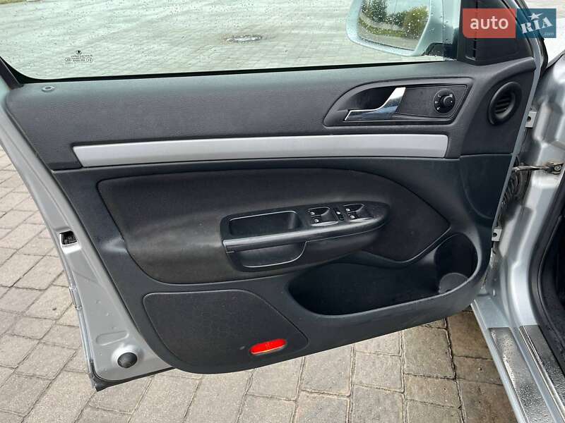 Ліфтбек Skoda Octavia 2012 в Львові