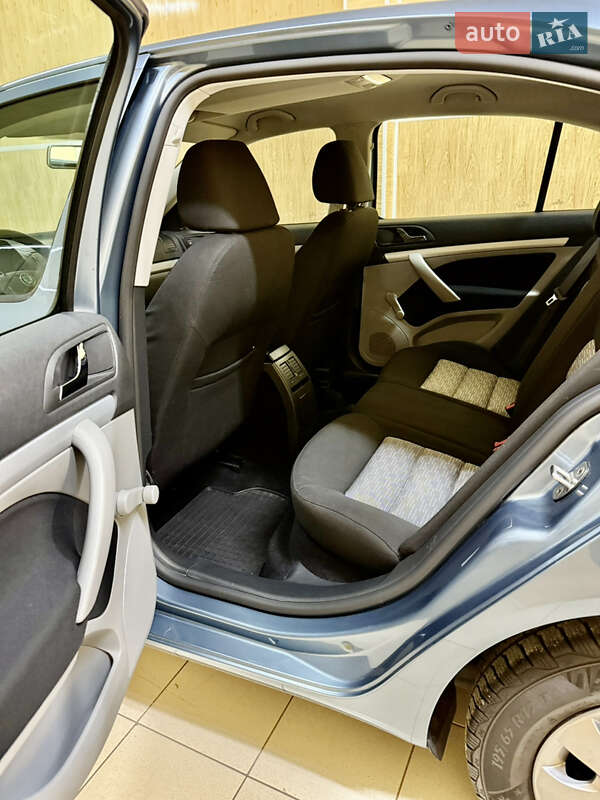 Лифтбек Skoda Octavia 2009 в Хмельницком