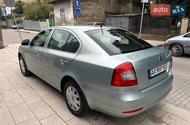 Лифтбек Skoda Octavia 2012 в 