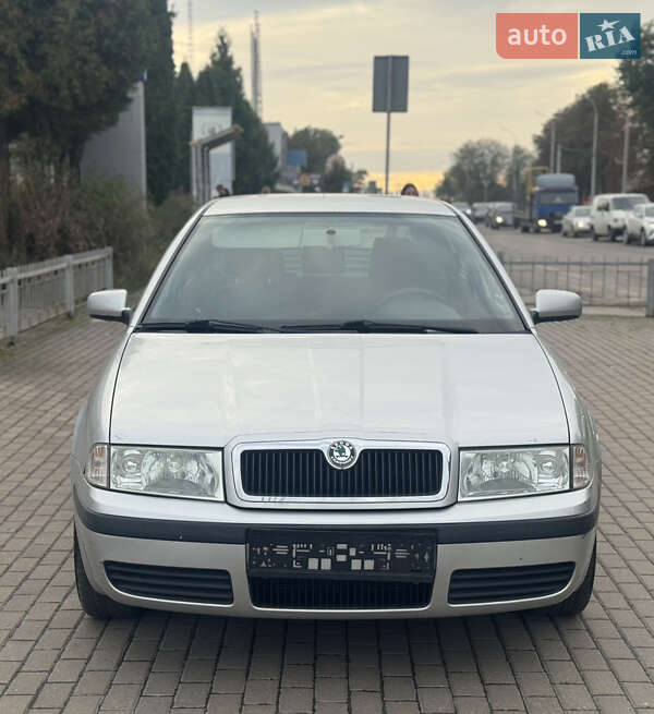 Лифтбек Skoda Octavia 2008 в Ровно