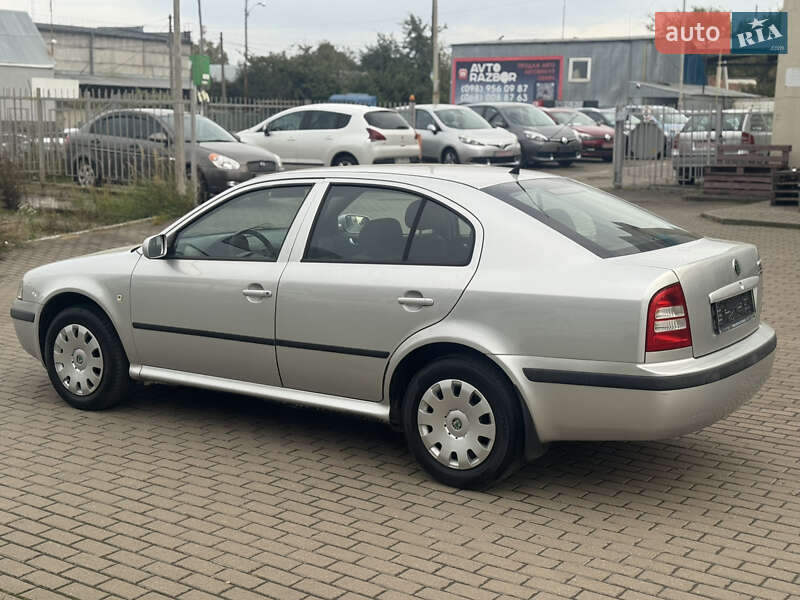 Лифтбек Skoda Octavia 2008 в Ровно