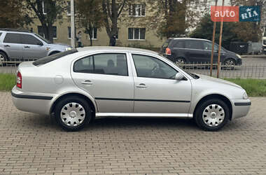 Лифтбек Skoda Octavia 2008 в 