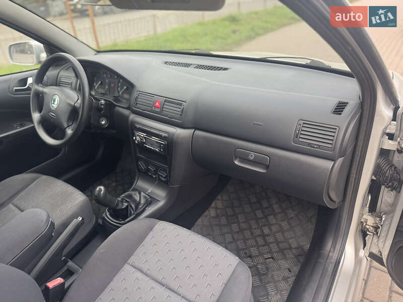 Лифтбек Skoda Octavia 2008 в Ровно