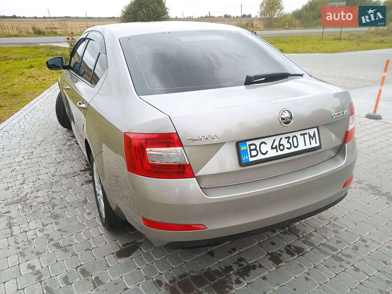 Лифтбек Skoda Octavia 2015 в Дрогобыче