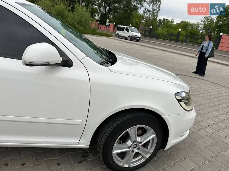 Универсал Skoda Octavia 2011 в Бориславе