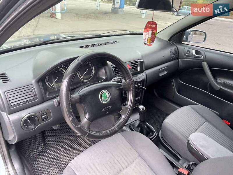 Ліфтбек Skoda Octavia 2002 в Балаклії