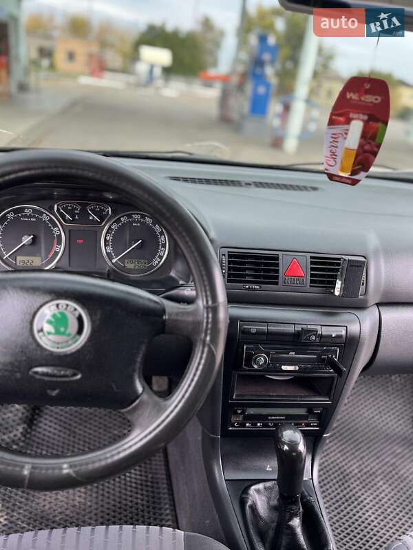 Ліфтбек Skoda Octavia 2002 в Балаклії