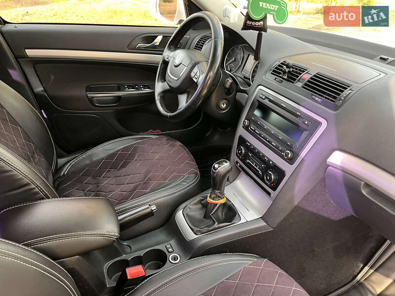 Лифтбек Skoda Octavia 2012 в Кропивницком