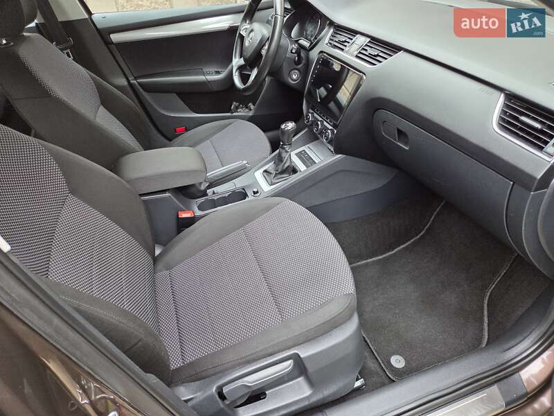 Универсал Skoda Octavia 2013 в Луцке фото 16 Универсал Skoda Octavia 2013 в Луцке
