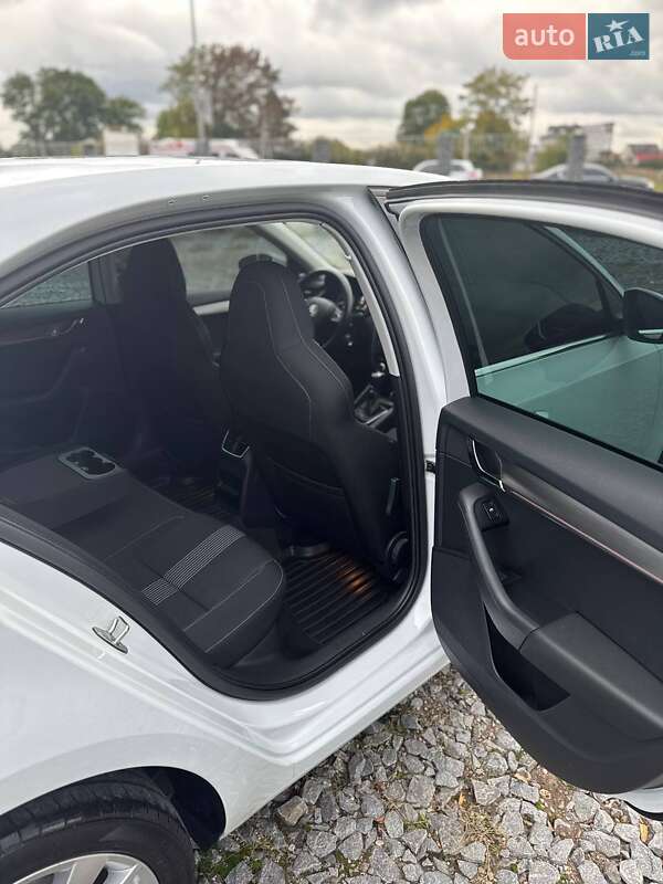 Лифтбек Skoda Octavia 2017 в Бродах
