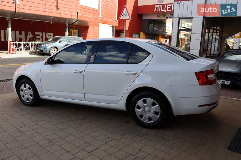 Ліфтбек Skoda Octavia 2019 в Львові