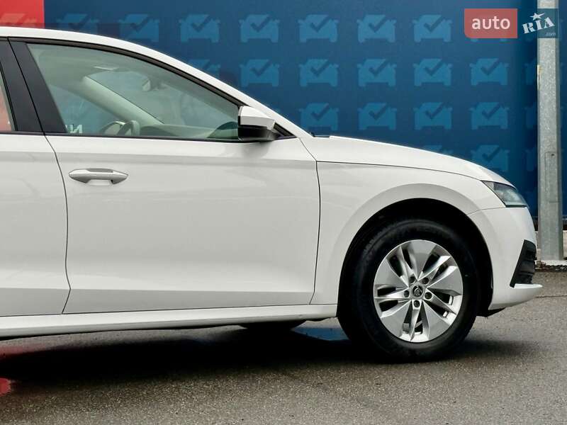 Лифтбек Skoda Octavia 2021 в Киеве