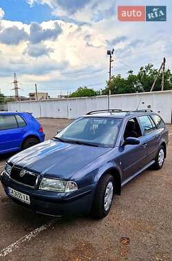 Універсал Skoda Octavia 2008 в Черкасах