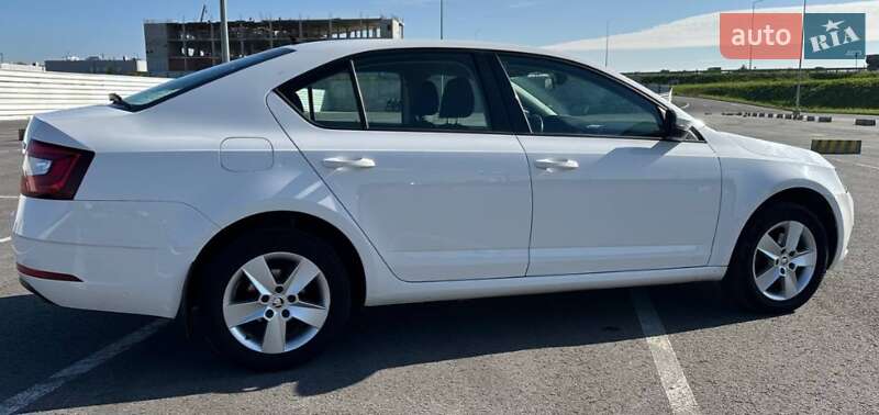 Ліфтбек Skoda Octavia 2018 в Львові