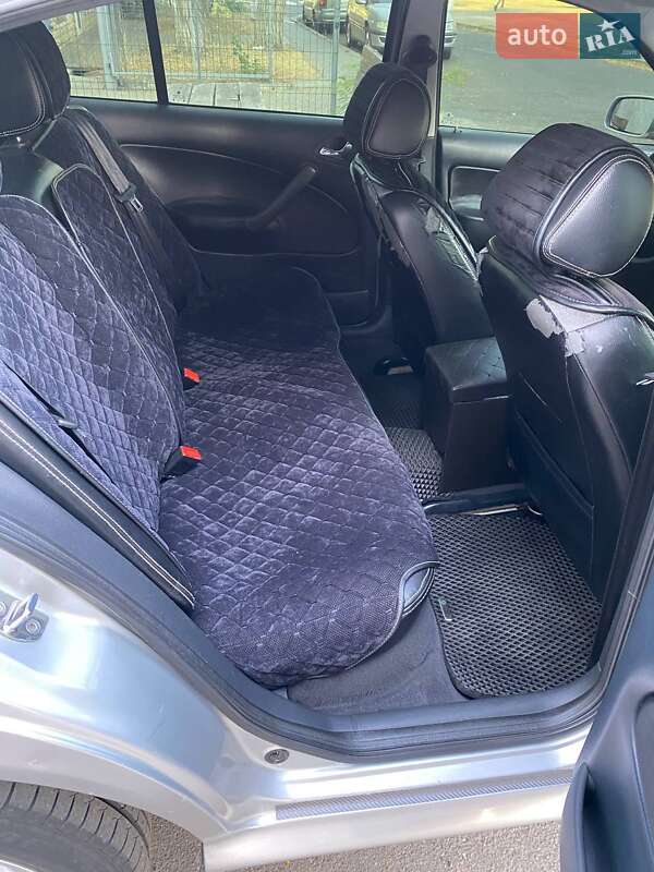 Лифтбек Skoda Octavia 2001 в Одессе