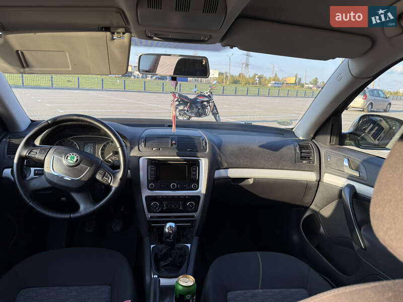 Универсал Skoda Octavia 2010 в Нововолынске