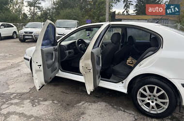 Лифтбек Skoda Octavia 2002 в 