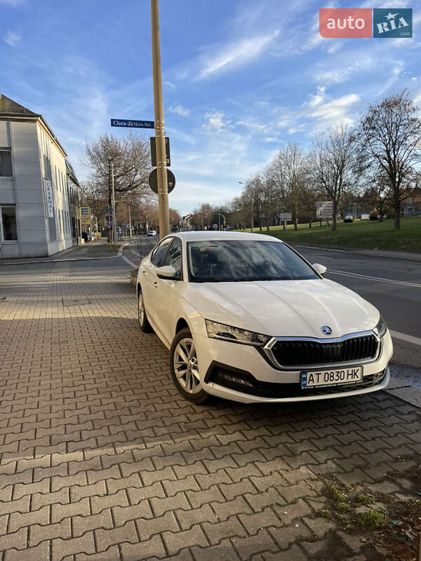 Лифтбек Skoda Octavia 2022 в Ивано-Франковске
