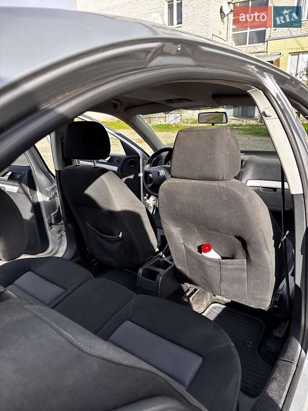 Лифтбек Skoda Octavia 2006 в Бориславе