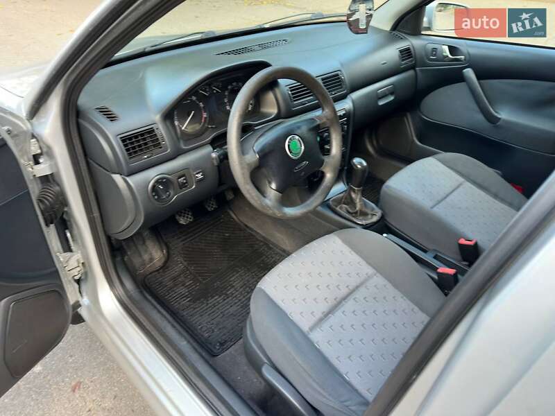 Лифтбек Skoda Octavia 2004 в Николаеве