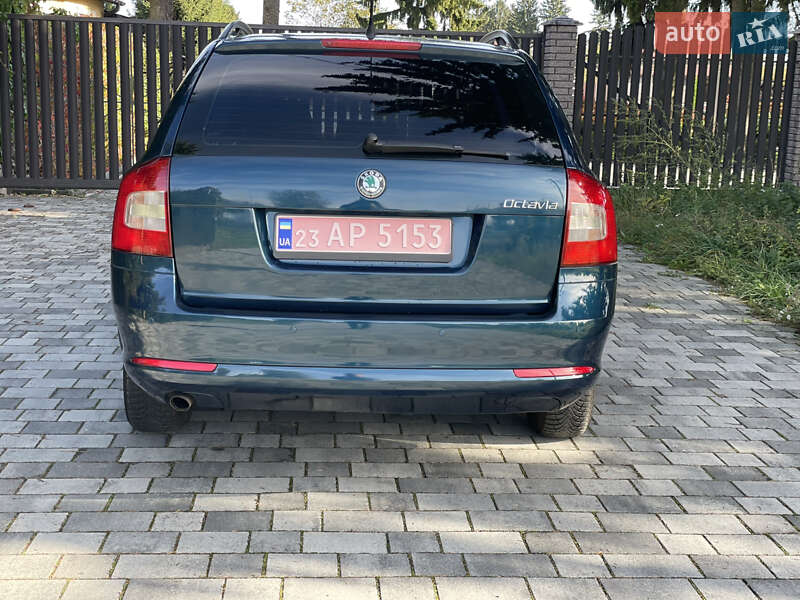 Универсал Skoda Octavia 2011 в Староконстантинове
